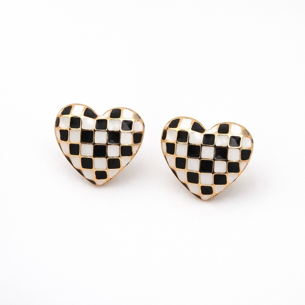 Black White Checkerboard Heart Enamel Stud Earrings (1201)